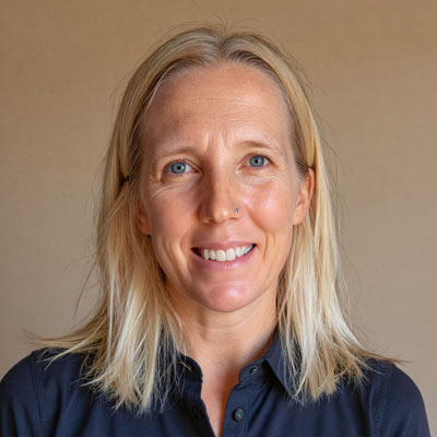 Headshot of Izzy Williamson